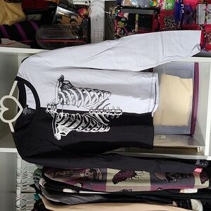Black & White split ribcage long-sleeve